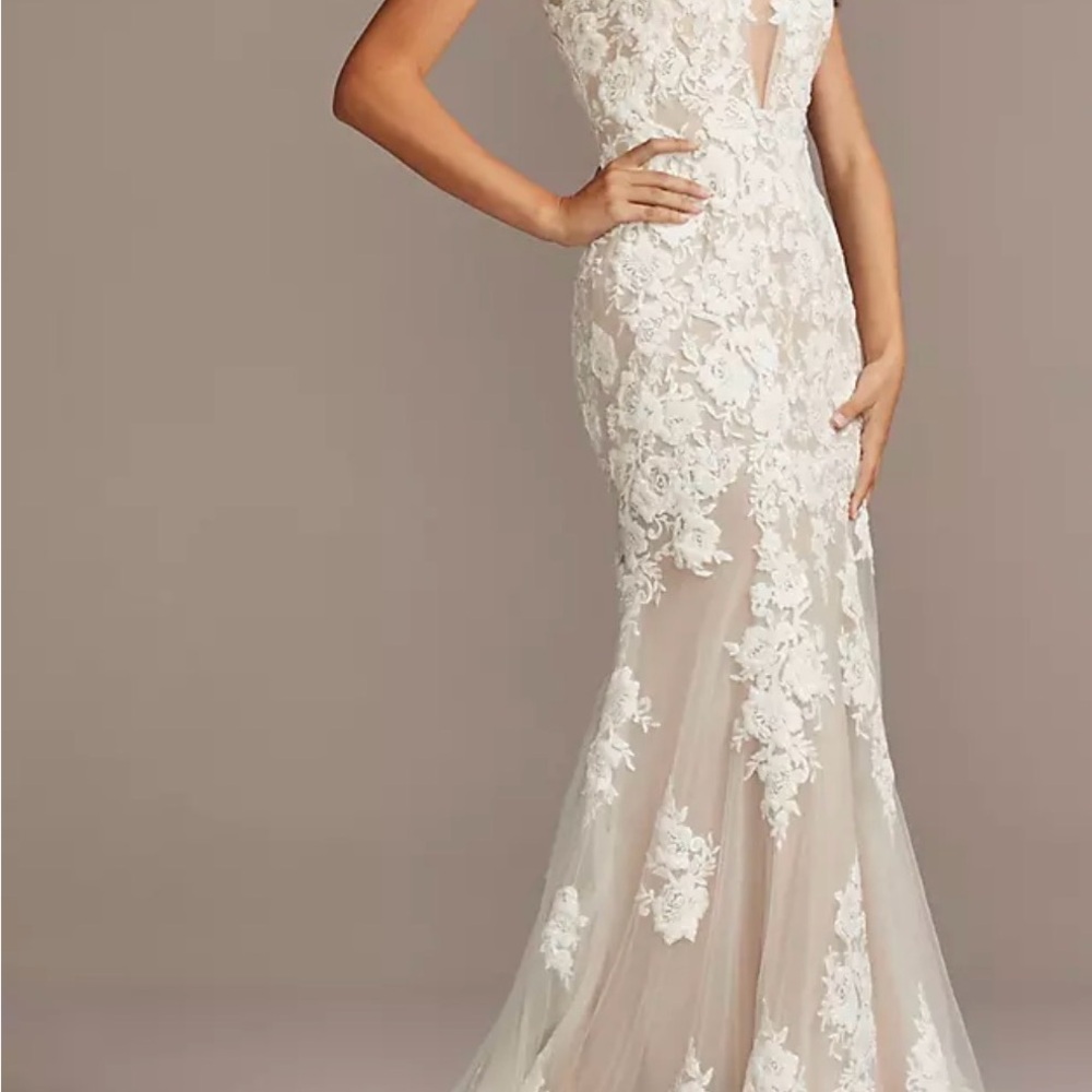 GALINA SIGNATURE

Illusion Sequin Floral Applique Wedding Dress